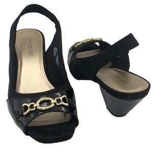 Bandolino Black Kitten Heels